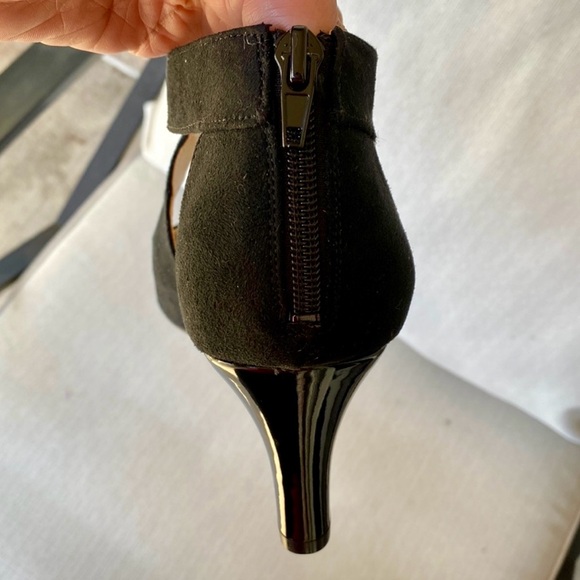 Life Stride black suade pumps - Picture 2 of 4